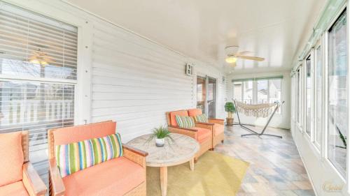 Cottage on Cabana Private Gated Neighborhood