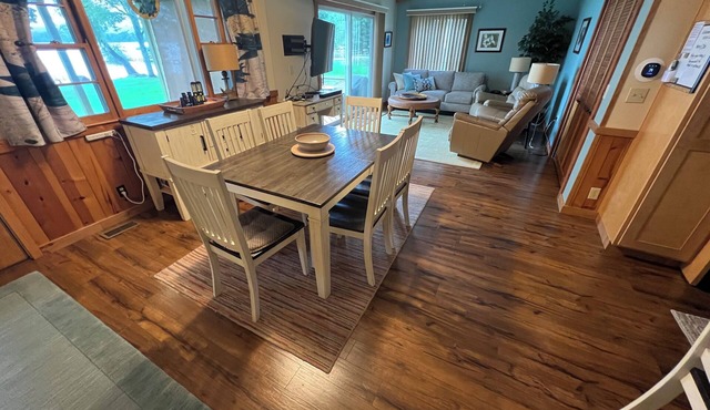 Cottage on Lake Bellaire July and Aug Openings