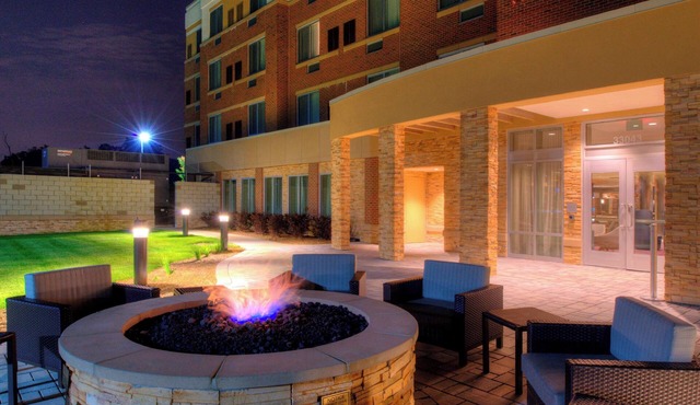 Courtyard by Marriott Detroit Farmington