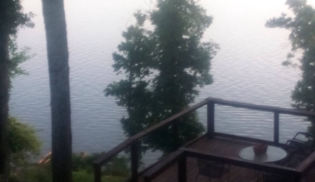 Cozy 1-bedroom apartment with a view of the Tennessee River in Florence