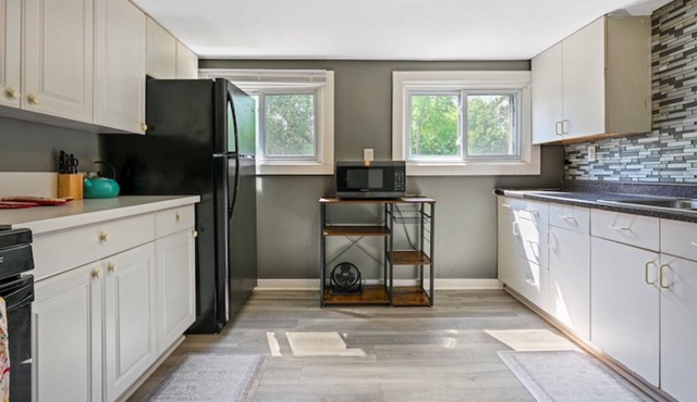 Cozy 1-bedroom with WiFi and AC in quaint Keego Harbor