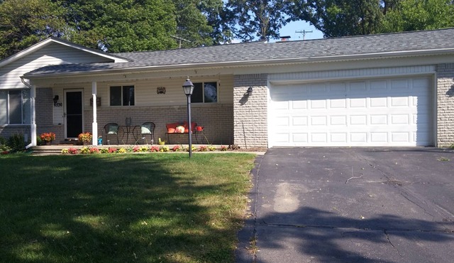 Cozy Clarkston Ranch with Room for 10, 5 bedrooms/beds