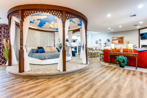 Cozy Flushing Studio w/Deck & Fireplace!