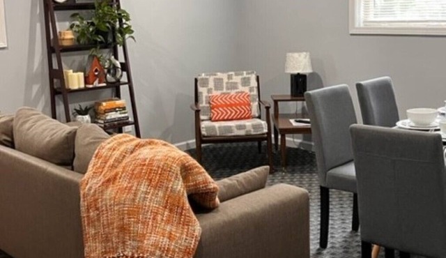 Cozy Guest Suite with Hot Tub in Davison