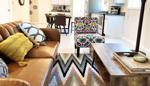 Cozy house - few minutes away to Royal OAK and Ferndale