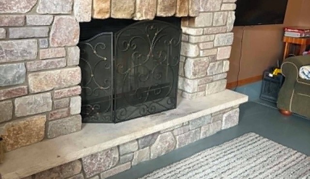 Cozy Michigan Getaway- Fireplace, Fire Pit & Sleeps 8