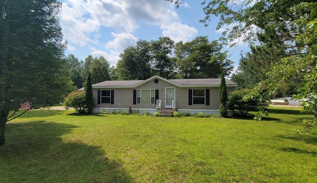 cozy vacation home with fantastic Lake access!