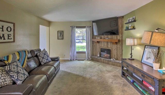 Cozy Wisconsin Springs Home < 2 Mi to Dtwn! in Wisconsin Rapids