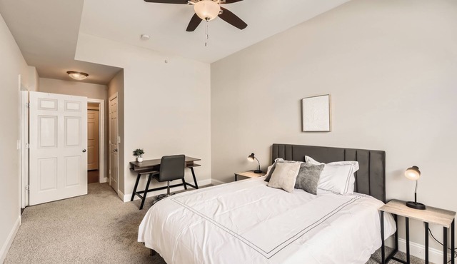 Crest at Midtown 4514 l 1 Bedroom 1 Bathroom