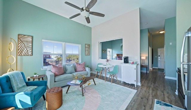 CUTE! Soak in Gulf Views and