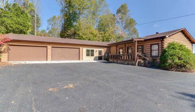 Dale Hollow Lake Cabin, Sleeps 12, Marina 1/4 Mile