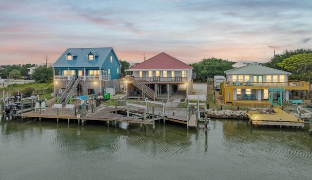 Dauphin Island Bayfront Getaway with Sunset and Airport Views