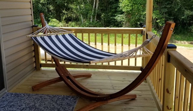 Deck Delight tiny home w/low lofts grill hammock