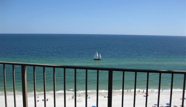DISCOUNTED RATES! BREATHTAKING VIEWS FROM BEAUTIFUL CORNER UNIT! 3 BR/2 BA.