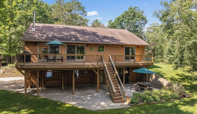 Dog Friendly Lakefront With Acreage