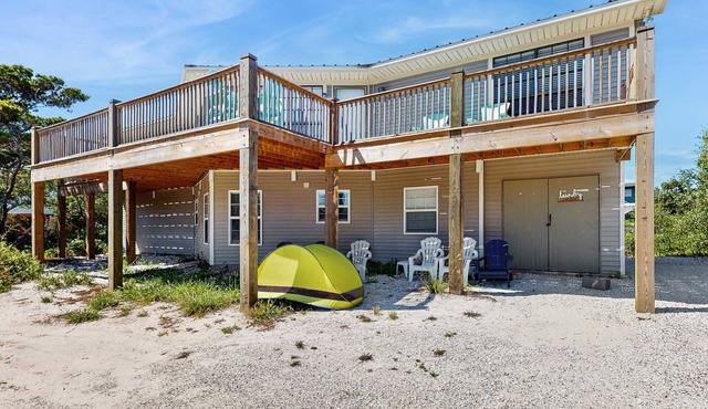 Downstairs duplex near the beach with full kitchen, WiFi, cable, partial AC