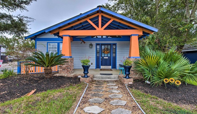 Downtown Ocean Springs Duplex w/A/C 1 Mi to Beach