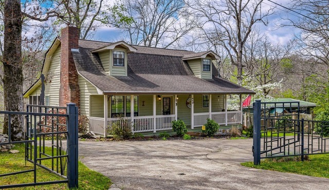 Drop A Line – Riverfront Relaxation on Little Riverer