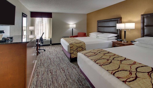 Drury Inn & Suites Bowling Green