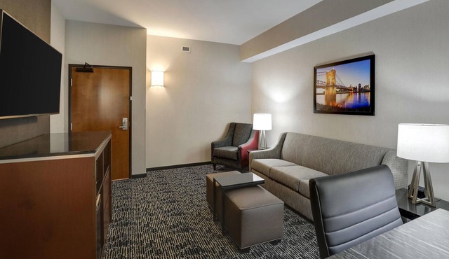 Drury Plaza Hotel Mobile