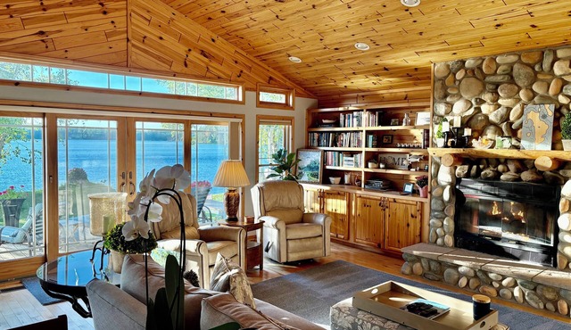 Edgewater at Long Lake - Lakeside Jacuzzi, pontoon boat, fenced in yard for pets