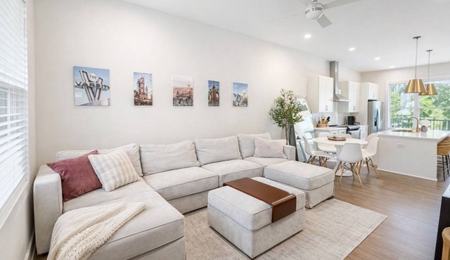 Elegant 2BR/2BA Luxury Home 5 mi to Mercedes-Benz Stadium - Near Grant Park