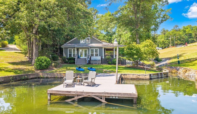End of Summer Specials! Lakefront with Private Dock, Kayaks, Fire Pit, Sleeps 8