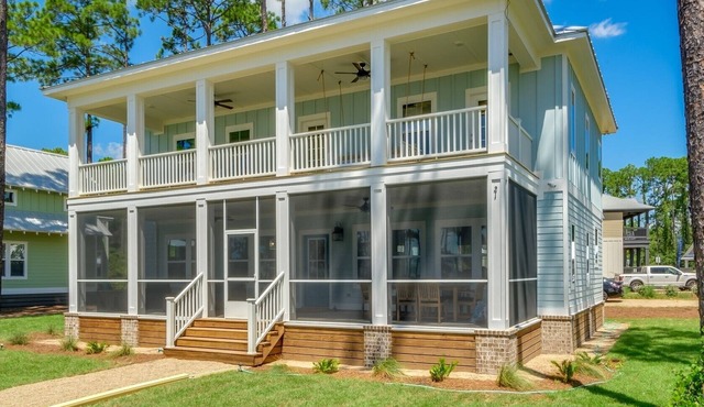 Endless Summer: Double porches w/Ocean views, resort pool! 1-min walk to beach!