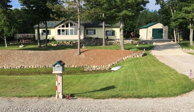 Enjoy a bed & breakfast with view of Lake Huron, sunrises and eagles!