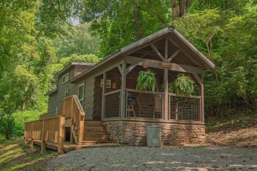 Ernie Cabin Wauhatchie Woodlands Tiny Cabin