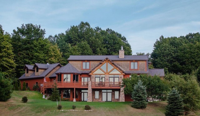 Escape to Nature. Indulge in Comfort. Create Unforgettable Memories.