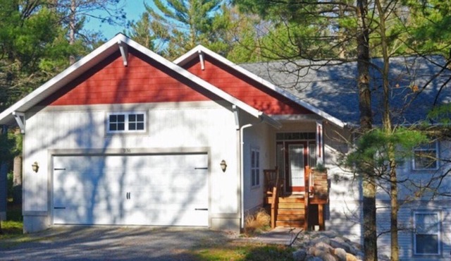 Excellent 5 Bedroom Home; Close to Lake Michigan!