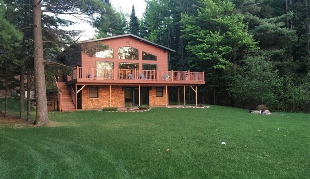Executive Home with Excellent Lake Views