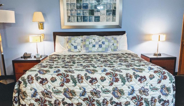 Executive Inn in Thomson