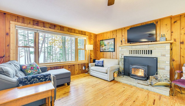 Extended Stay on Hubbard Lake! Quiet Home w/Yard