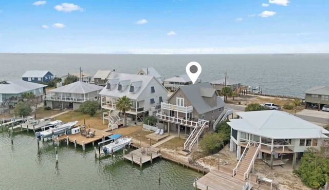 Family Bayfront Paradise &Fishing Dock on Dauphin Island
