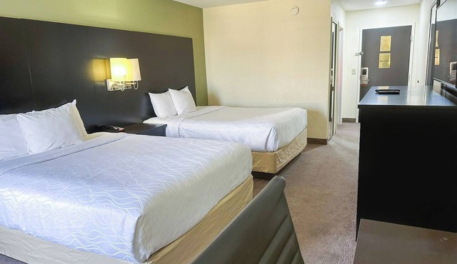 Family Double Queen Room | Convenient Rome Location Near Berry College