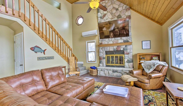 Family-Friendly Cottage on the Lake
