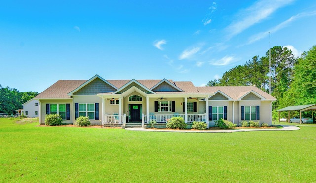 Family-Friendly Eufaula Area Home w/Boat Parking!