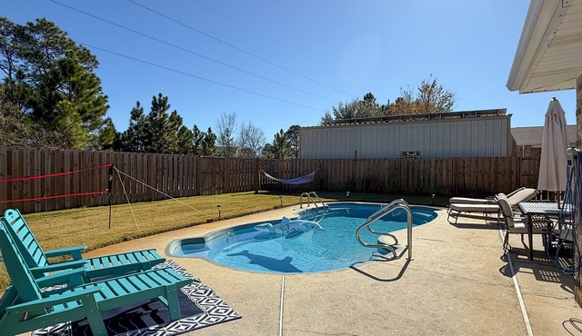 Family-Friendly Navarre Retreat w/Private Pool & Near the Beach