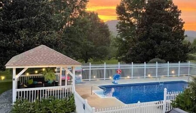 Family Fun! Private Pool, Hot Tub - Minutes to Chattanooga