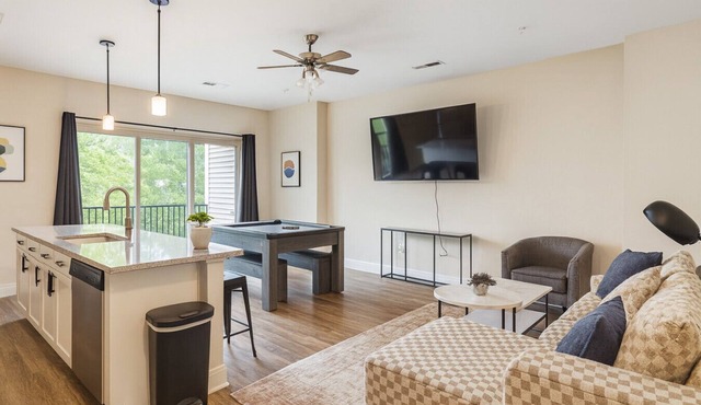 Family & Group Retreat|3 Queens Beds + Pool Table 5th