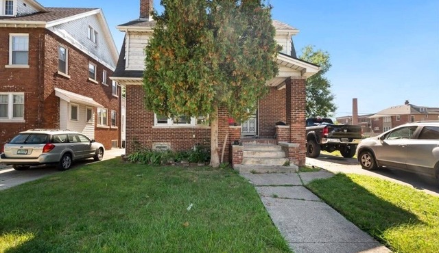 Fantastic 5-bedroom house with AC in charming Highland Park