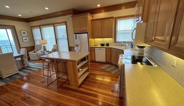 FEELIN' BETTER Large Home w/Elevator, Private Office & Balcony views of SGI in St George Island