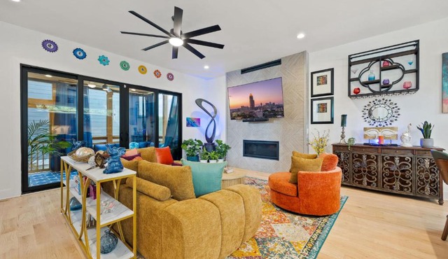 FIFA Atlanta Luxury Stay -3 Miles to Downtown with Hot Tub - GameRoom - Sleeps 10