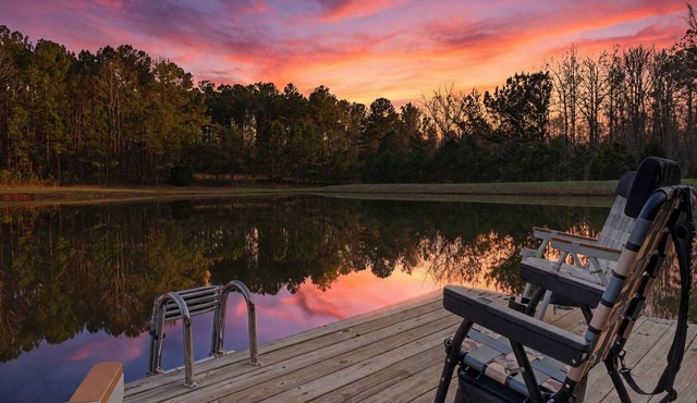 Firefly Farms | Private Lake, Hot Tub & Game Barn