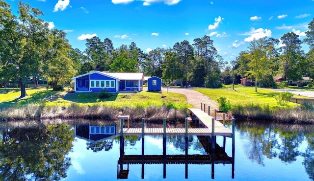 Fish & Dog Cottage - River-front, private dock & boat launch!