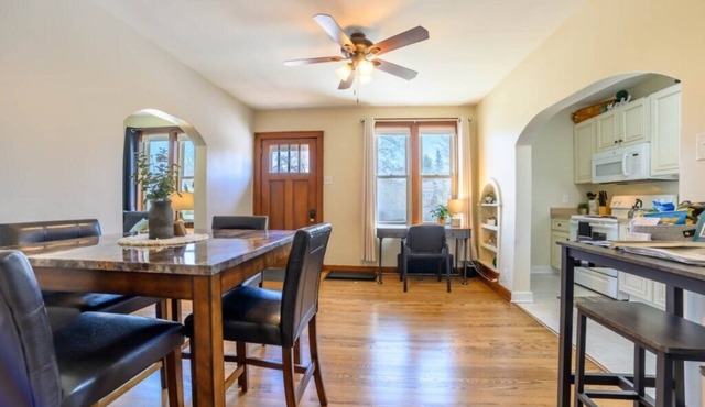 Full Kitchen|Location|Family Friendly