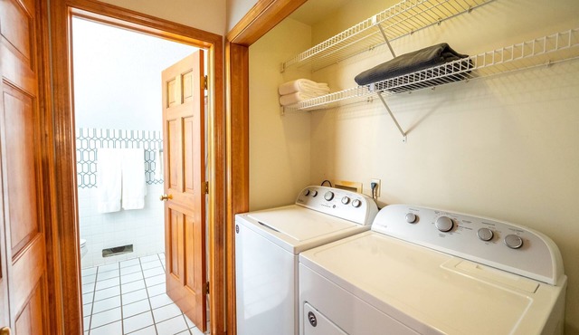 Fully Renovated Condo - Sleeps 9!