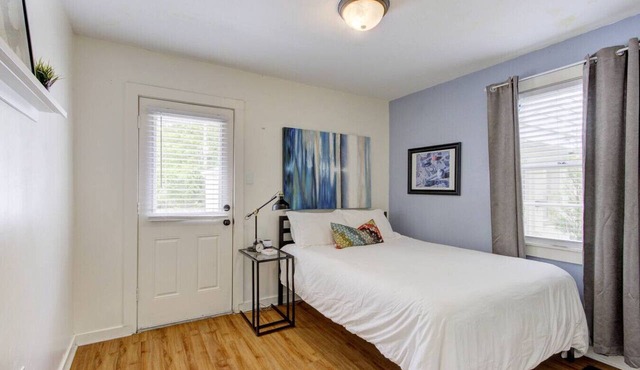 Gated Community | 10 Min to Downtown & Nightlife